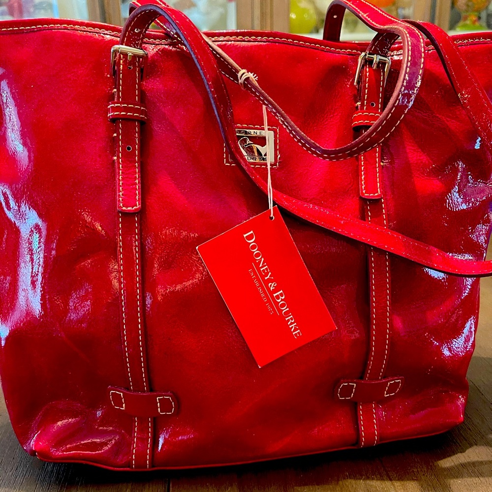 Dooney & Burke East/West Tote / Cherry Patent